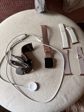 Apple Pink Mesh Smartwatch with Multiple Strap Options